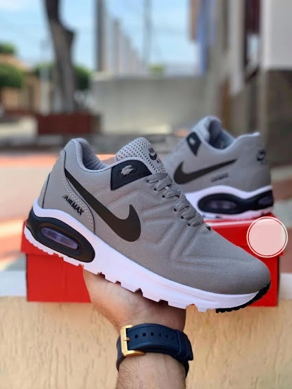 Nike Comando Gris
